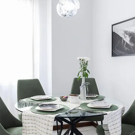 Daire Didi's Designer Sofya